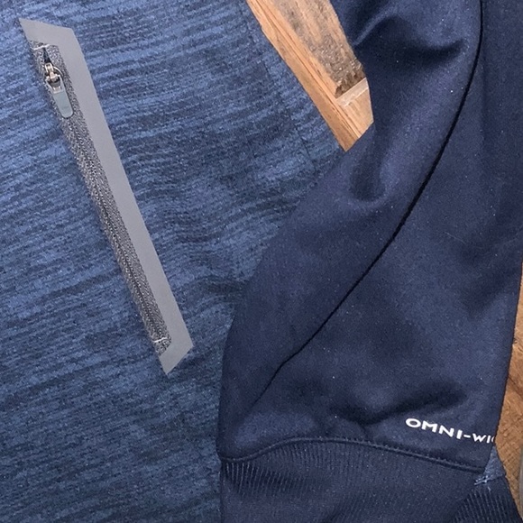 Columbia Omni-Shield crewneck sweatshirt. Size L - Picture 3 of 4